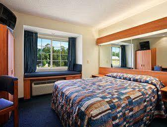 Microtel Inn & Suites By Wyndham Lillington/Campbell University Exterior foto