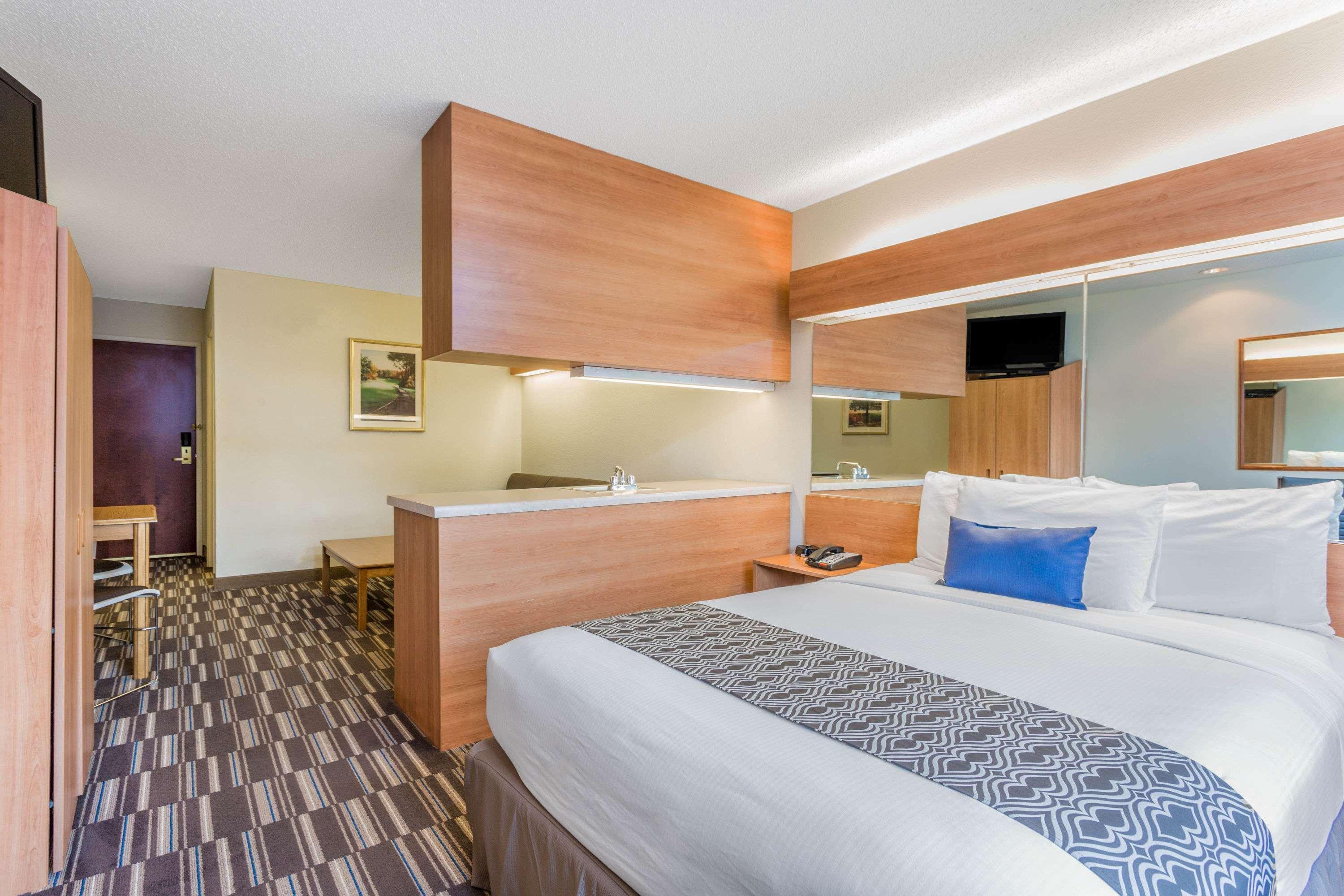 Microtel Inn & Suites By Wyndham Lillington/Campbell University Exterior foto